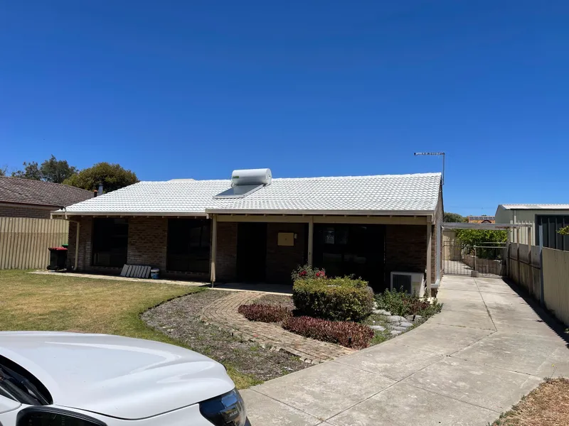 Perth roof with Colorbond Surfmist Dulux Acratex coating - view 1