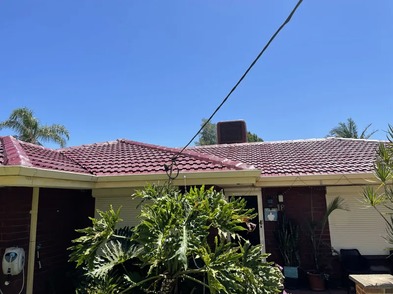 Perth roof with Monarch Dulux Acratex coating - view 1