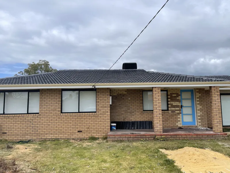 Perth roof with Ebonite Dulux Acratex coating - view 2