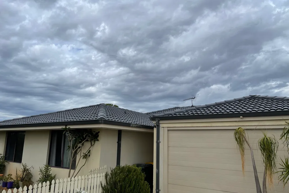 Perth roof with Colorbond Monument Dulux Acratex coating
