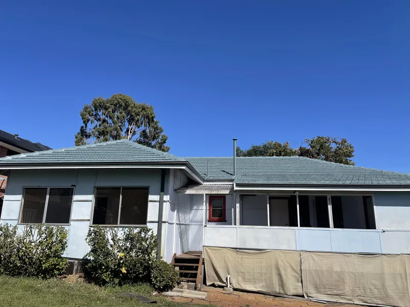 Perth roof with Bluegrass Dulux Acratex coating - view 3