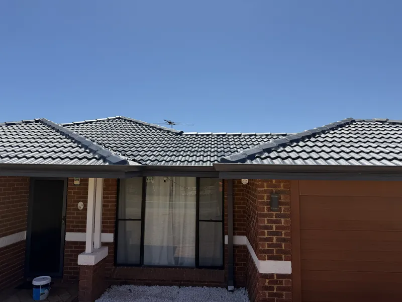 Perth roof with Colorbond Ironstone Dulux Acratex coating - view 3