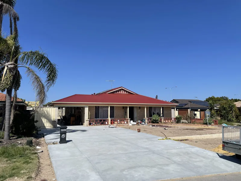 Perth roof with Colorbond Manor Red Dulux Acratex coating - view 3