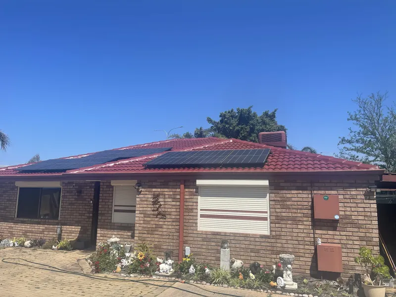 Perth roof with Colorbond Manor Red Dulux Acratex coating - view 4